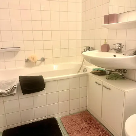 Wilhelmine18 - Naehe Stadion, Tram 1 Min Weg Apartment